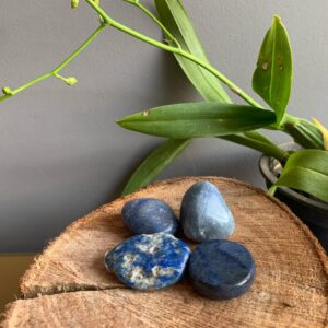 pedras e cristais azuis